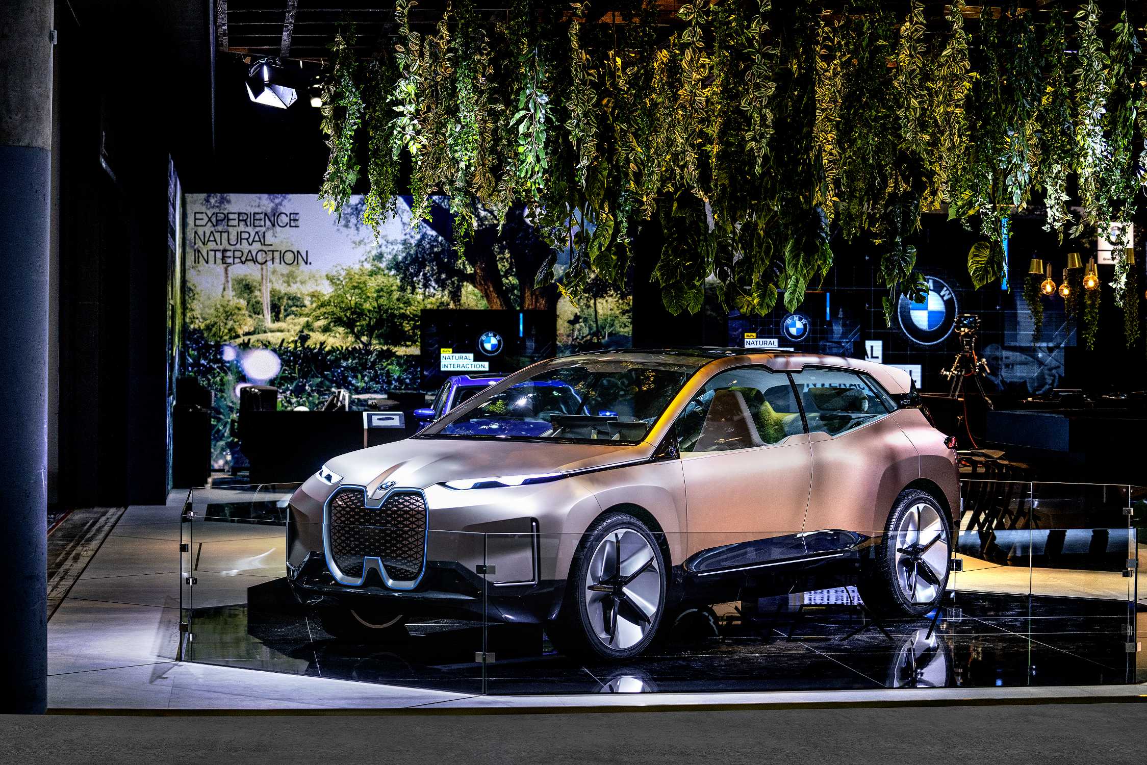 P90337634 bmw group mwc 2019 on location 02 19 2249px