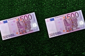 Priemerná mzda na Slovensku prekročila hranicu 1 000 eur