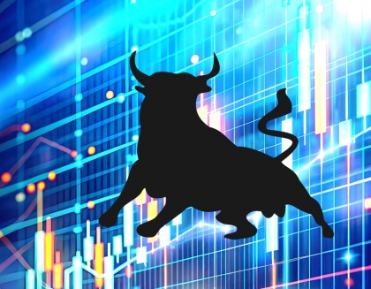 Sum&aacute;r roka 2025 podľa J&amp;T Banky: Siln&yacute; rast zlata, neamerick&eacute; akcie prekonali Wall Street