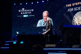 Brian May na festivale Starmus, na obrazovke D. Attenborough