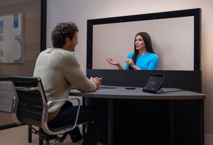 Nový systém videokomunikácie od HP vytvára realistický dojem prítomnosti vzdialenej osoby